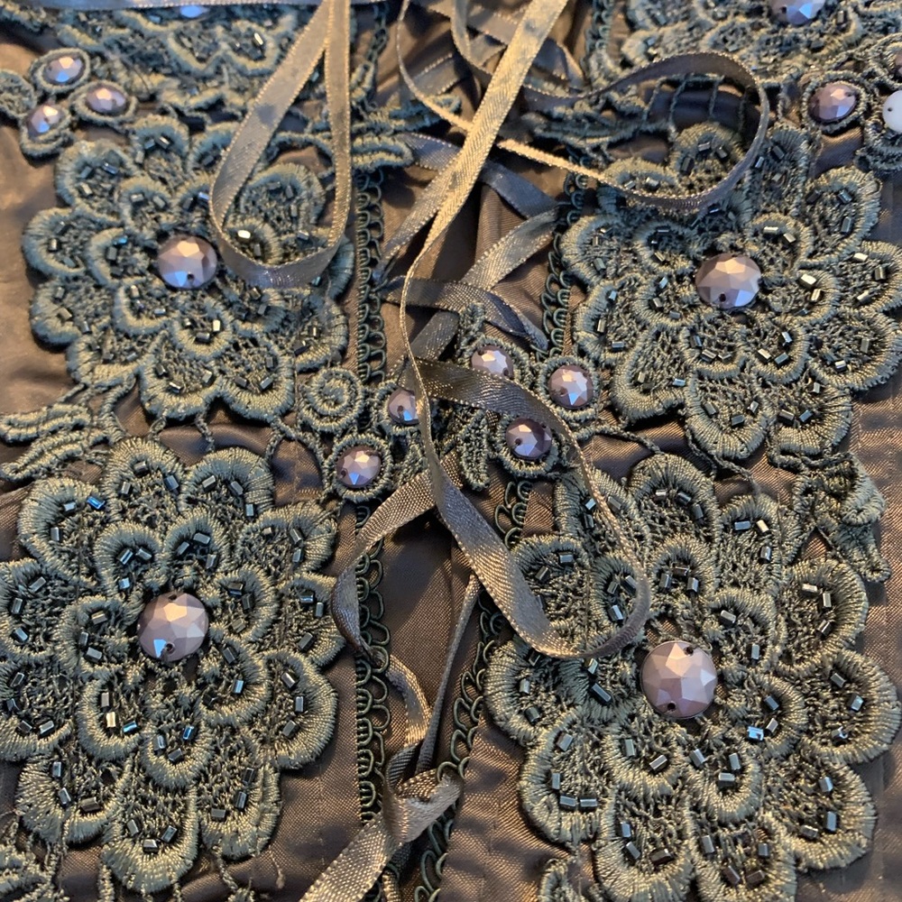 Pretty Little Top - Picture 2 of 3